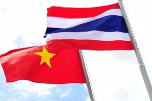 越南领导人致电庆祝泰王国国庆