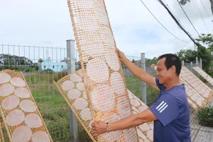 Về thăm làng bánh tráng di sản