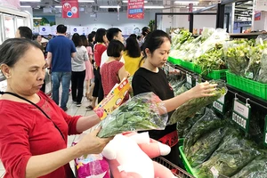 Người dân mua sắm tại siêu thị được “thay áo mới” của Saigon Co.op