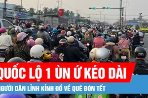 Người dân lỉnh kỉnh đồ về quê đón tết, Quốc lộ 1 ùn ứ kéo dài