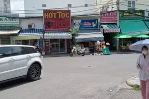 TPHCM nắng nóng, oi bức giữa mùa mưa