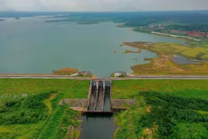 8 giờ ngày mai 6-11, hồ chứa nước Sông Ray tiến hành xả lũ