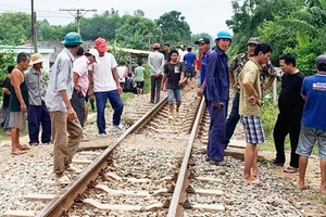 Người phụ nữ bị tàu hỏa tông tử vong khi qua đường dân sinh