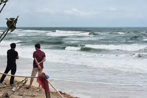 Bão Bualoi tiến sát Hoàng Sa, 141 tàu cá Gia Lai trong vùng nguy hiểm