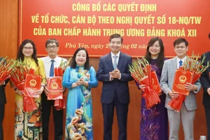 Phú Yên sắp xếp cơ quan chuyên môn, thực hiện giải pháp tăng trưởng 8% 