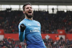 Southampton - Arsenal 1- 1: “Siêu dự bị” Giroud tỏa sáng