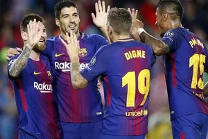 Barcelona - Deportivo 4-0: Không có Messi còn Suarez và Paulinho