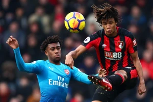 AFC Bournemouth - Arsenal 2-1: Pháo thủ lại thất thủ