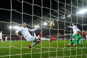 Swansea City - Liverpool 1-0: Liverpool thất thủ