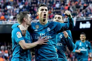 Valencia - Real Madrid 1-4: CR7 lập cú đúp trên chấm 11m
