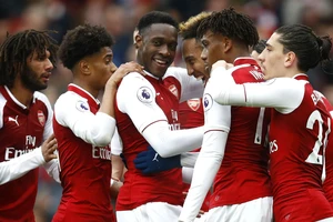 Arsenal - Southampton 3-2: Aubameyang lập công, Welbeck có cú đúp