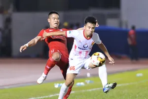 TPHCM - Nam Định 1-2: HLV Miura lại thua, Sỹ Minh giúp Nam Định thắng ngược