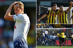 Watford - Tottenham 2-1: Deeney, Cathcart giúp Watford ngược dòng vào tốp 3 
