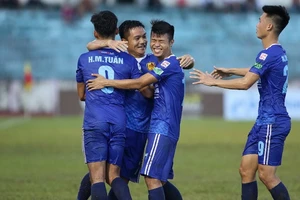 Quảng Nam - TPHCM 2-1: Douglas, Olivera Warley khiến HLV Miura trắng tay rời Tam Kỳ