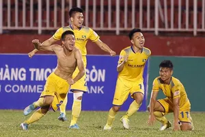 SLNA - Đà Nẵng 3-1: Thế Cường lập cú đúp, Sông Lam vào tốp 3