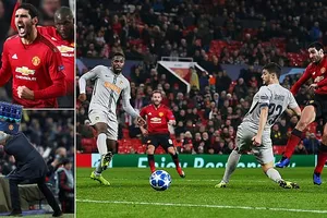 Man United - Young Boys 1-0: Fellaini kịp bùng nổ, Mourinho phấn khích đập phá