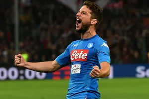 Napoli - Crvena Zvezda 3-1: Marek Hamsik mở tỷ số, Dries Mertens lập cú đúp