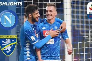 Napoli - Frosinone 4-0: Piotr Zielinski, Adam Ounas, Arkadiusz Milik giành 3 điểm cho HLV Ancelotti