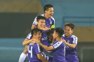 Hà Nội FC - Nagaworld 10-0: Duy Mạnh khai màn, Oseni lập poker, Văn Quyết và đồng đội đè bẹp đối thủ