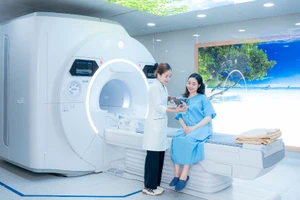 Hệ thống chụp cộng hưởng từ MRI 3.0 Tesla SIGNA Hero giúp phát hiện chính xác tổn thương cơ xương khớp