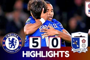 Chelsea vs Barrow 5-0: Nkunku xuất thần cú hattrick, Farman phản lưới nhà, Pedro Neto góp vui chiến thắng 5 sao