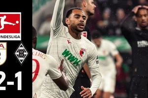 Augsburg vs M'gladbach 2-1: Keven Schlotterbeck mở bàn, Claude Maurice nhân đôi cách biệt, Tim Kleindienst ngược dòng bất thành