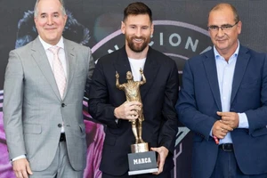 Messi vượt qua Ronaldo và Pele giành danh hiệu Cầu thủ xuất sắc nhất lịch sử do Marca trao tặng