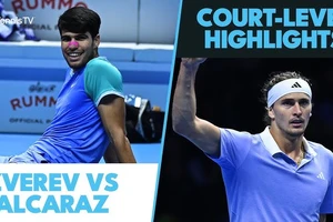 Alexander Zverev vs Carlos Alcaraz 7-6 (5), 6-4: Bất ngờ thua Zverev, Alcaraz chính thức bị loại ngay từ vòng bảng ATP Finals, Zverev nhất bảng John Newcombe