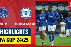 Everton vs Peterborough 2-0: Harrison Armstrong kiến tạo, Beto mở bàn, Iliman Ndiaye chốt hạ chiến thắng trên chấm penalty ở phút bù giờ