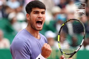 20 pha ăn điểm ấn tượng trong làng tennis tháng 4, Berrettini ghi điểm sau 48 lượt đánh, Alcaraz ghi điểm đầy kịch tính
