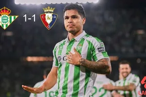 Real Betis vs Osasuna 1-1: Isco treo bóng như đặt, Cucho Hernandez đánh đầu mở bàn, Aimar Oroz đánh đầu nhả bóng, Ante Budimir sút bồi cứu thua 