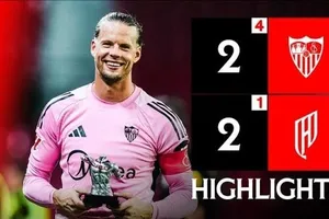 Sevilla vs Al-Qadsiah 2-2 (pen 4-1): Dodi Lukebakio khai bàn phút thứ 8, Mateo Retegui gỡ hòa trên chấm penalty, Stanis Idumbo ghi bàn, Miguel Carvalho cứu thua, Sevilla thắng loạt luân lưu
