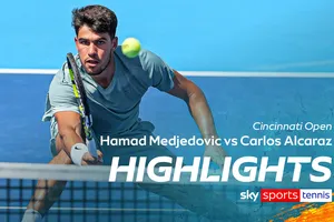 Hamad Medjedovic vs Carlos Alcaraz 4-6, 4-6: Dễ dàng hạ Medjedovic sau 95 phút, Alcaraz chạm trán Luca Nardi ở vòng tiếp theo Cincinnati Open