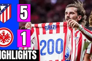 Atletico Madrid vs Eintracht Frankfurt 5-1: Raspadori sớm mở bàn, Le Normand, Griezmann, Simeone, Alvarez lần lượt tỏa sáng, Burkardt chỉ ghi bàn danh dự