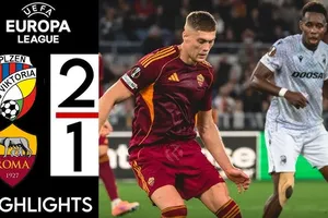 AS Roma vs Plzen 1-2: Kwabena Adu mở bàn, Cheick Souare lập tức ấn định thế trận sau 2 phút, Paulo Dybala ghi bàn danh dự nhờ chấm penalty