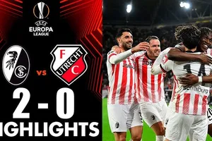 Freiburg vs Utrecht 2-0: Yuito Suzuki sút cận thành mở bàn thắng, Vincenzo Grifo sút phạt siêu phẩm ấn định chiến thắng xứng đáng
