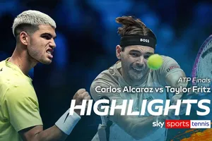 Carlos Alcaraz vs Taylor Fritz 6-7 (2), 7-5, 6-3: Hạ Fritz, Alcaraz gặp Musetti tối 13/11, Taylor Fritz đối đầu Alex De Minaur trong cùng ngày