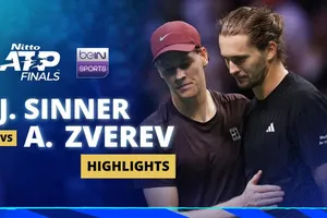 Jannik Sinner vs Alexander Zverev 6-4, 6-3: Sau 1 giờ 38 phút Sinner giành vé bán kết ATP Finals, đấu Felix Auger-Aliassime để hy vọng đi tiếp