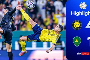 Al Nassr vs Al Khaleej 4-1: Felix, Wesley, Mane tỏa sáng, Ronaldo chốt hạ siêu phẩm volley đẹp mắt, Al-Hawsawi lập công, Dimitrios Kourbelis nhận thẻ đỏ
