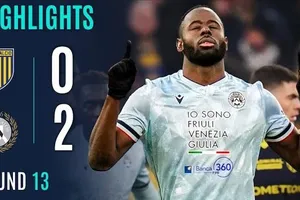 Parma vs Udinese 0-2: Nicolo Zaniolo sút gọc hẹp mở bàn, Mariano Troilo nhận thẻ đỏ, Keinan Davis lập tức tận dụng cơ hội trên chấm penalty