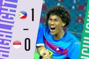 U22 Philippines vs U22 Indonesia 1-0: Banatao chớp thời cơ hàng thủ sai lầm, đánh đầu ghi bàn duy nhất chốt hạ chiếc vé bán kết SEA Games
