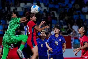 Nữ Thái Lan vs Nữ Singapore 2-0: Kanyanat ghi bàn phút thứ 10, Oparin chốt hạ chiếc vé bán kết môn bóng đá nữ SEA Games 33