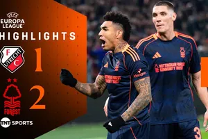 Utrecht vs Nottingham Forest 1-2: Kalimuendo đột phá mở bàn đẹp mắt, Van de Horn gỡ hòa nhưng Jesus kip ấn định chiến thắng