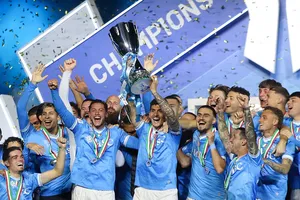 Napoli vs Bologna 2-0: Ngôi sao David Neres thăng hoa cú đúp, Napoli dễ dàng đăng quang Super Cup 2025