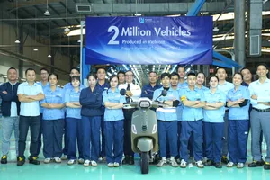 Piaggio Việt Nam kỷ niệm cột mốc 2 triệu xe xuất xưởng tại nhà máy Piaggio Phú Thọ