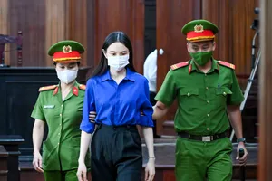 Hoa hậu Thùy Tiên lĩnh án 2 năm tù