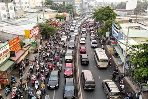 TP Hồ Chí Minh: Ì ạch mở rộng quốc lộ 13