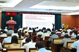 Đào tạo, bồi dưỡng lý luận chính trị phù hợp với bối cảnh mới