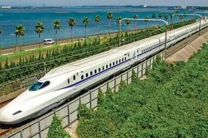 Nhà nước cần giữ quyền kiểm soát trong đầu tư đường sắt cao tốc