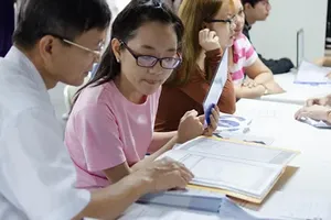 Có trường điểm sàn giảm 4 điểm